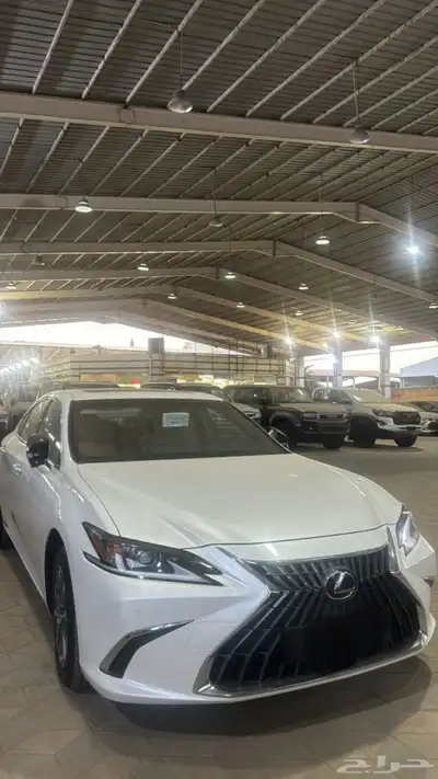 لكزس ES 250 2025 اربع سلندر فئة AA index