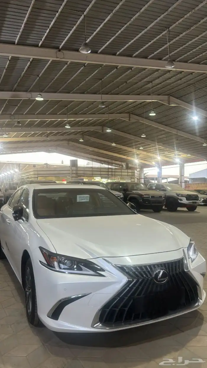 لكزس ES 250 2025 اربع سلندر فئة AA 2