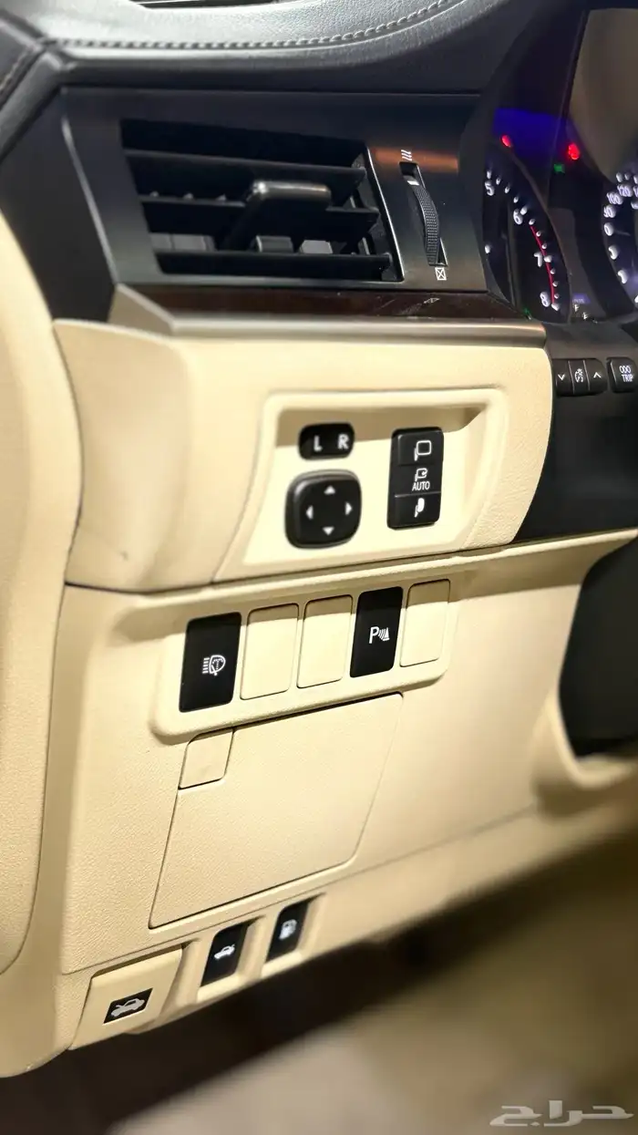 لكزس ES350 بانوراما 2014 مالك الأول من وكاله 33