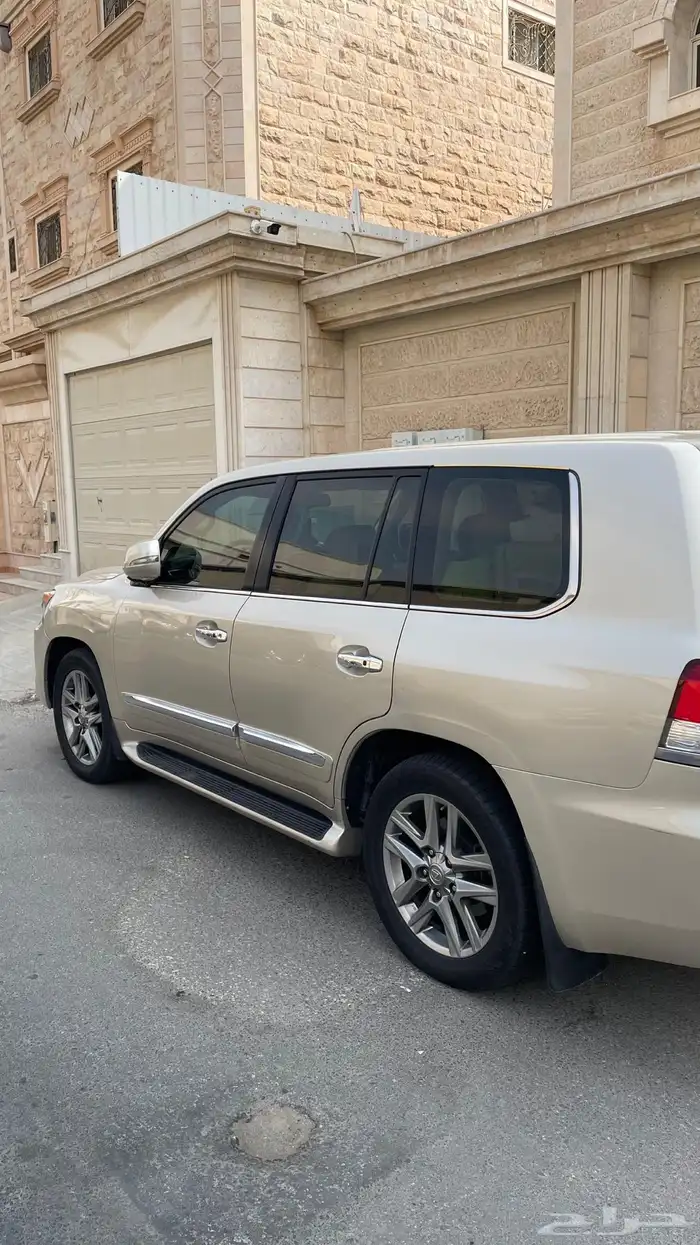 جيب لكزس 2013 2