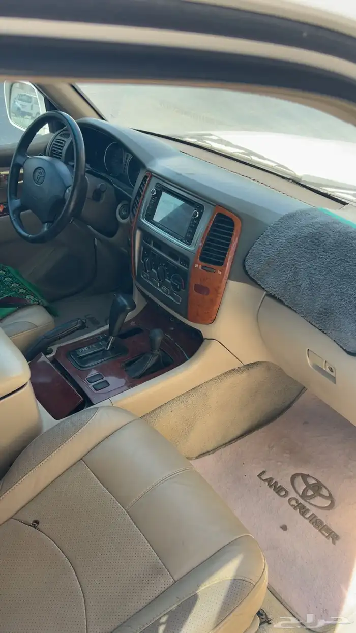 للبيع لاند كروزر موديل 2003 اوتماتيك 8