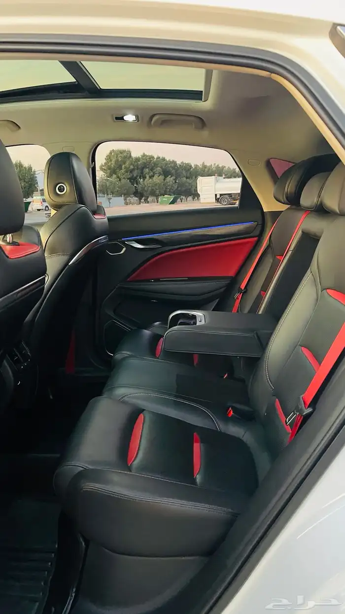 جيلي توجيلا 2022 فل كامل اعلى فئة دفع رباعي قيادة ذاتيه 16