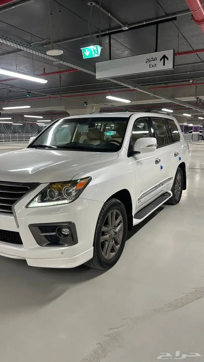 للبيع جيب لكزس فل كامل بريمي 2014 3