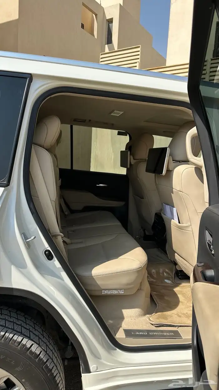لاندكروزر GXR4  2022 أبيض لؤلؤي جلد 10