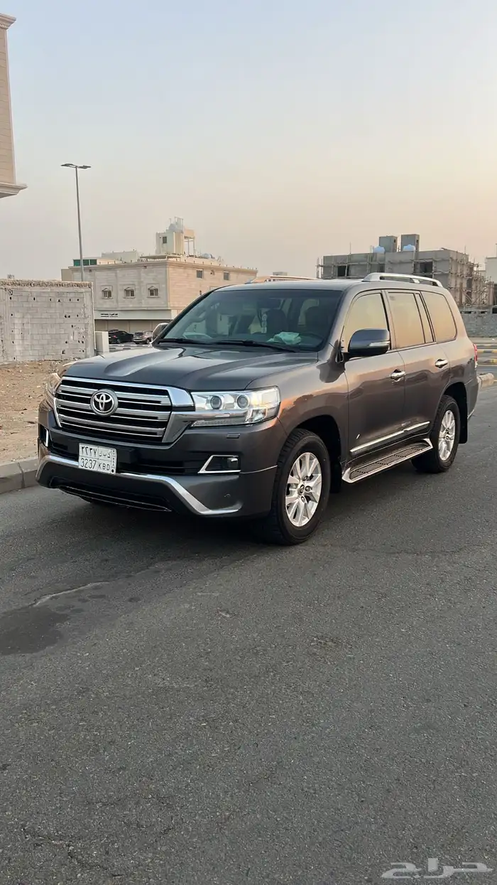 لند كروزر رقم 4 فل كامل سعودي 1