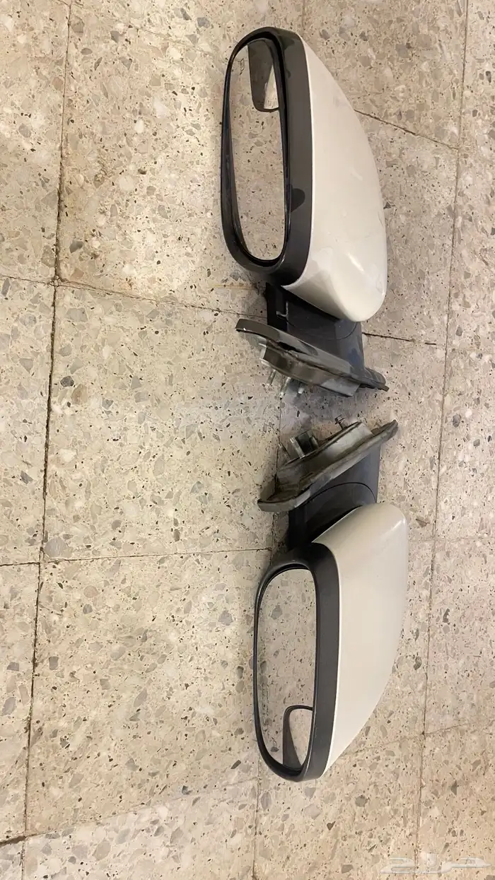 مرايات فورد تورس نظيفة 0