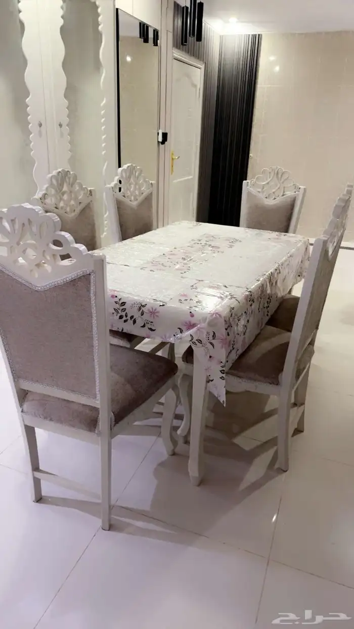 طاولة طعام 6 اشخاص 1