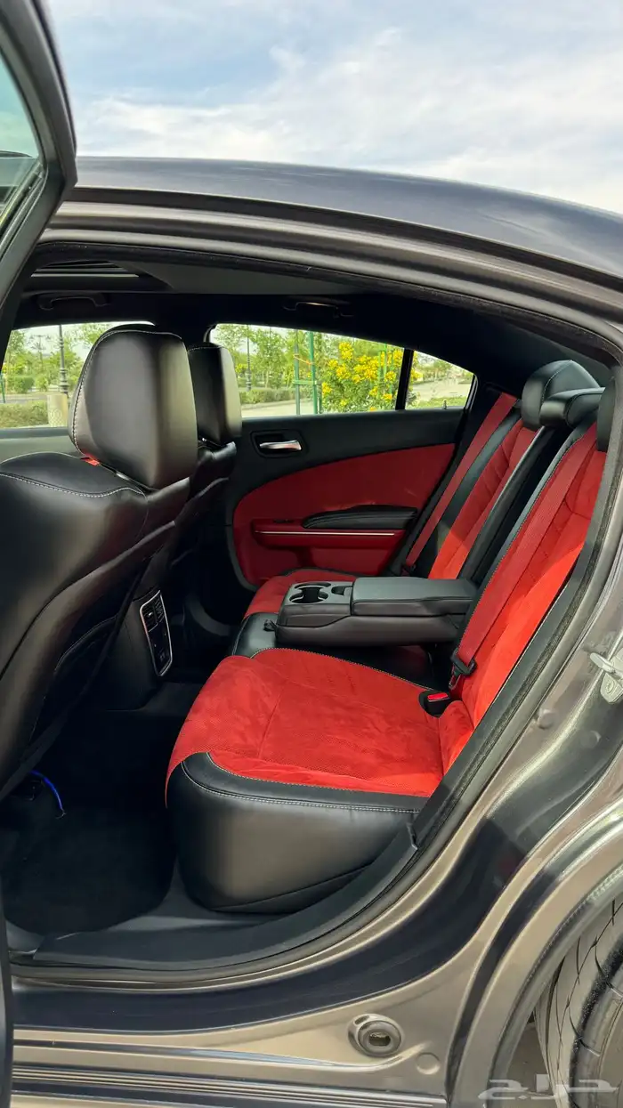 تشارجر SRT مالك أول من الوكاله 18