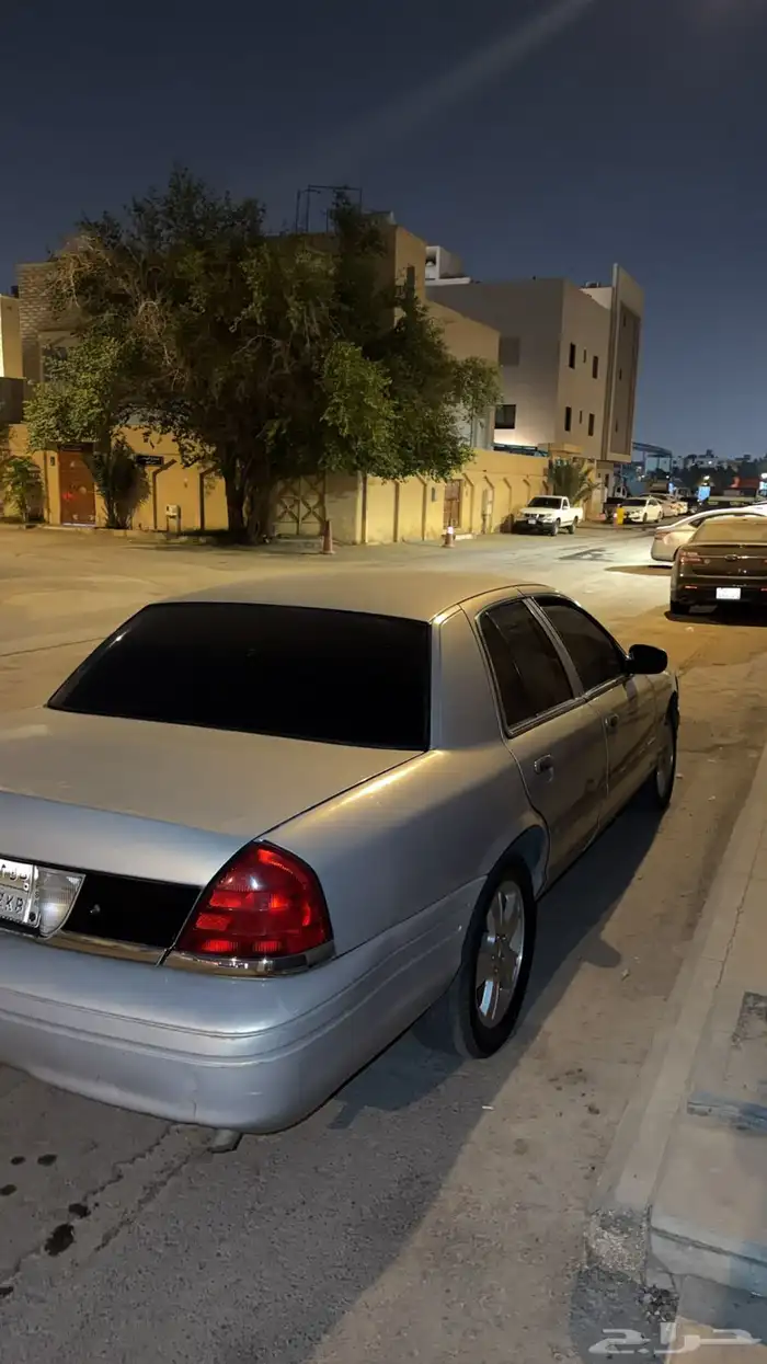 فورد فكتوريا سمني 2012 3