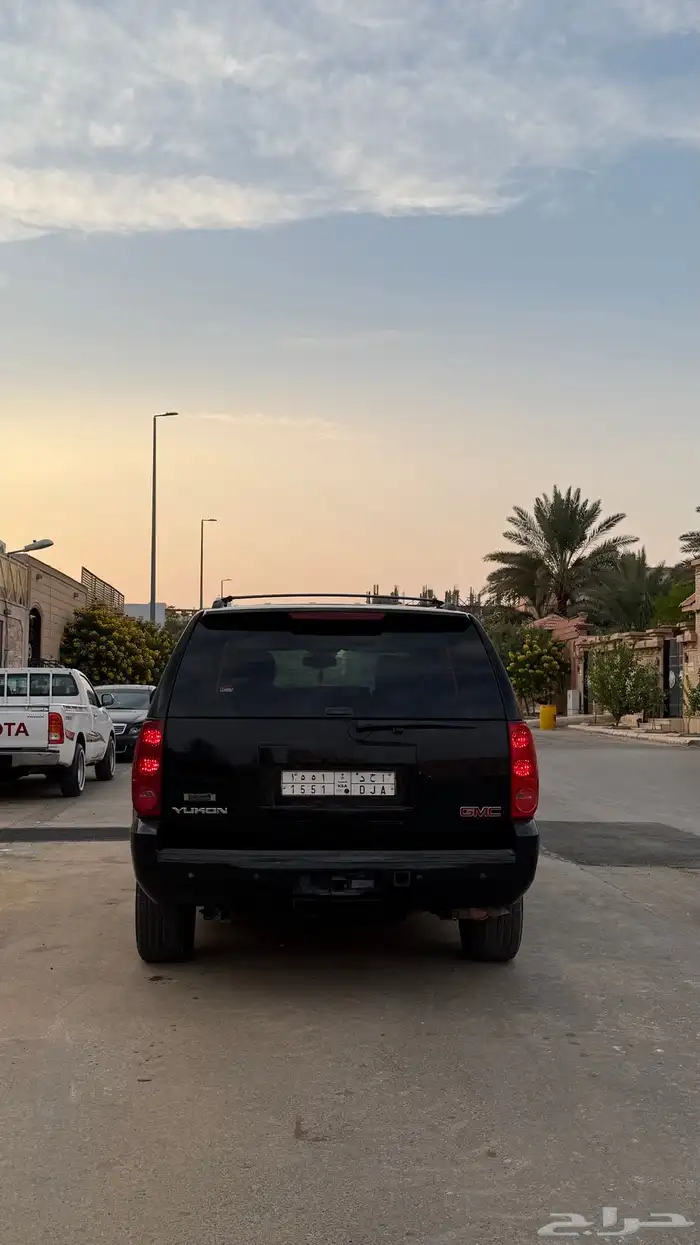 يوكن 2008 يحمل لوحه مميزه 4