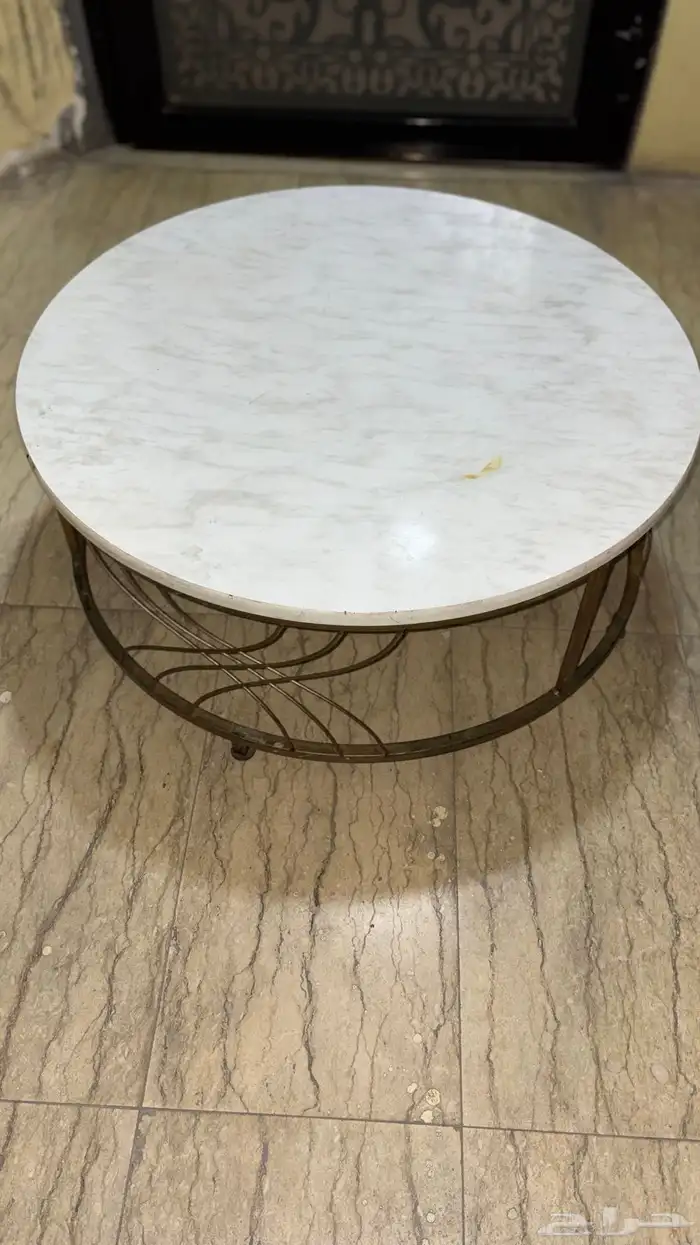 طاوله للبيع ب 60ريال 1