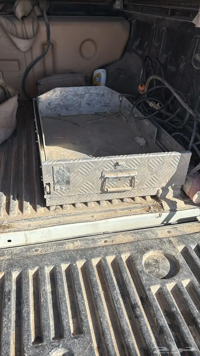 كرسي ثلاجه المنيوم من ركائب راكب عليه ثلاجه 50 لتر 1