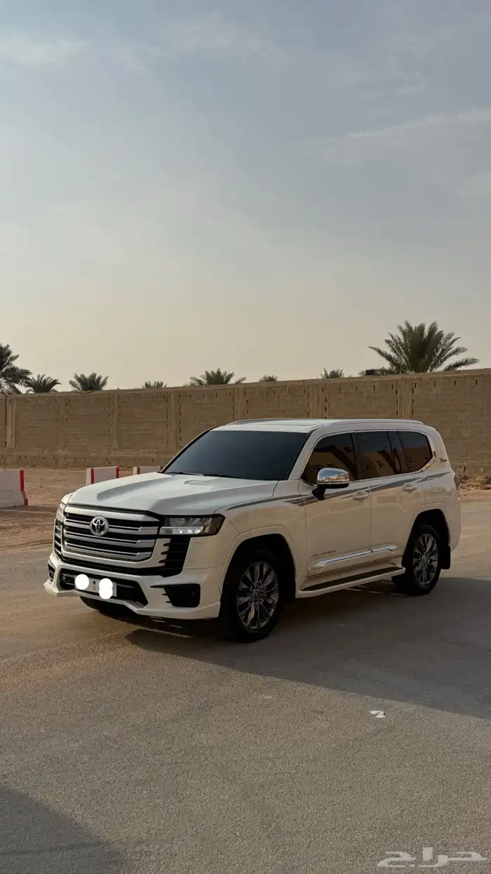 لاندكروزر 2022 نص فل 0