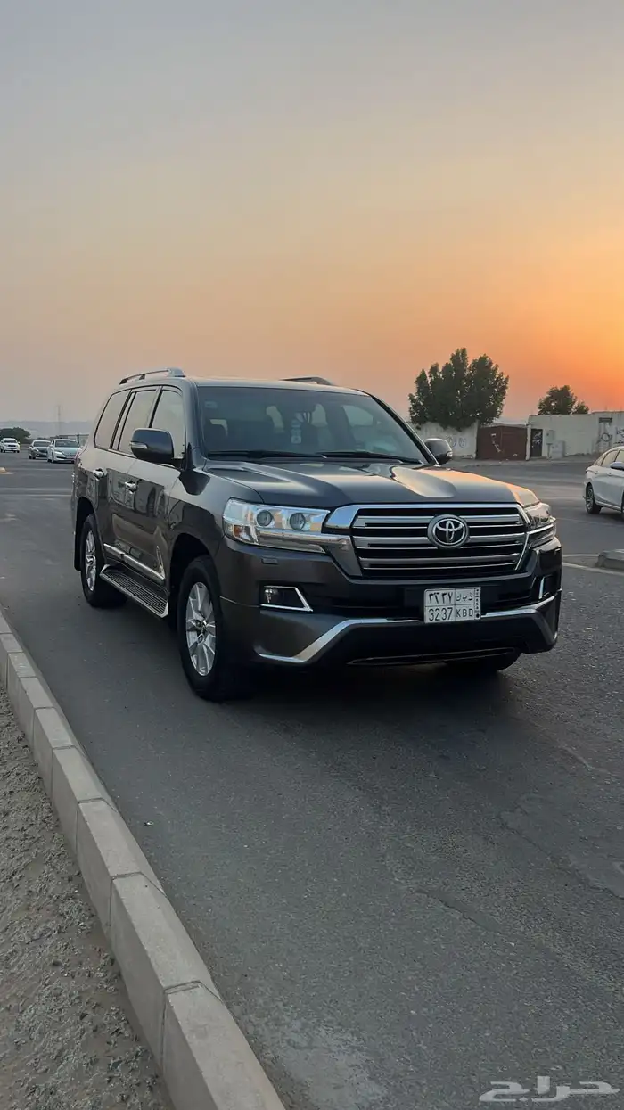 لند كروزر رقم 4 فل كامل سعودي 2