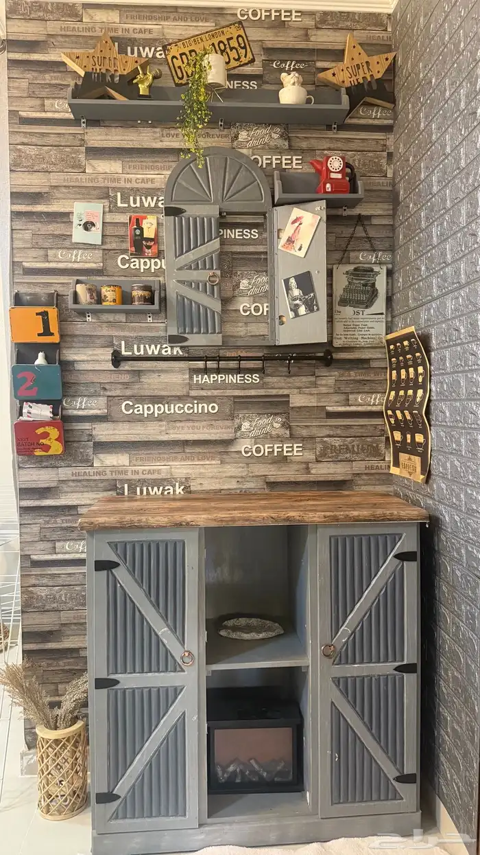 كورنر كوفي مع رف كبير وأثنين وسط وديكور شباك 500ريال 0