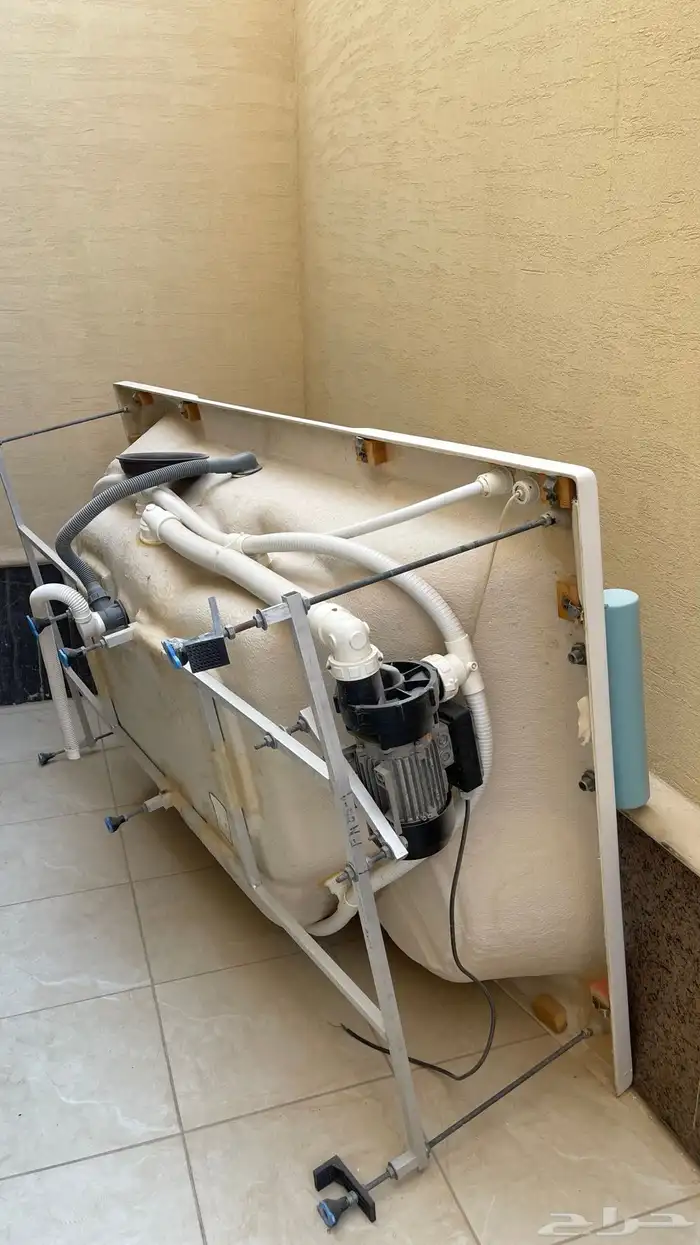 دينمو مسبح مع وكرسي حمام 0