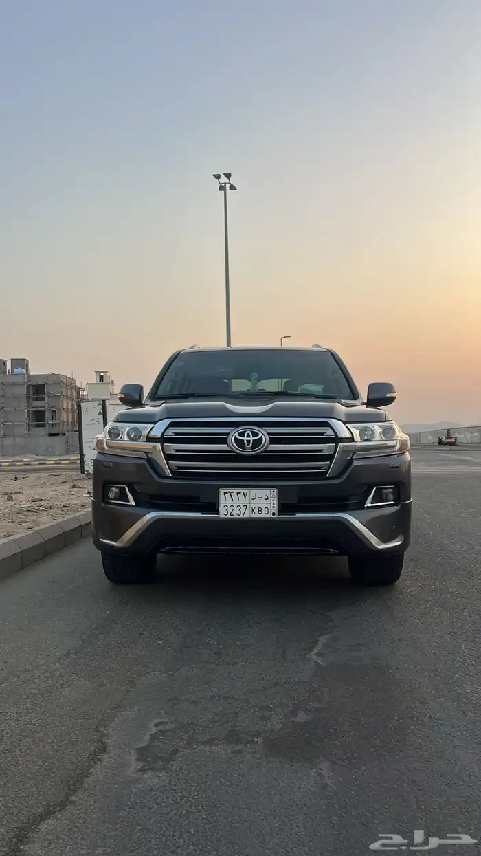 لند كروزر رقم 4 فل كامل سعودي 0