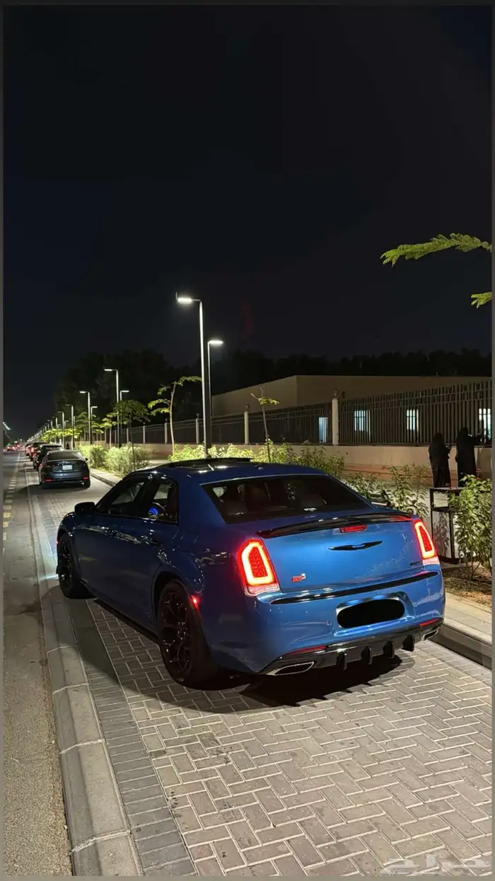 كرايزلر 2021 اكزيكتيف V8 2