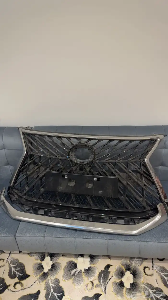 صدام وشبك جيب لكزس 2019 0