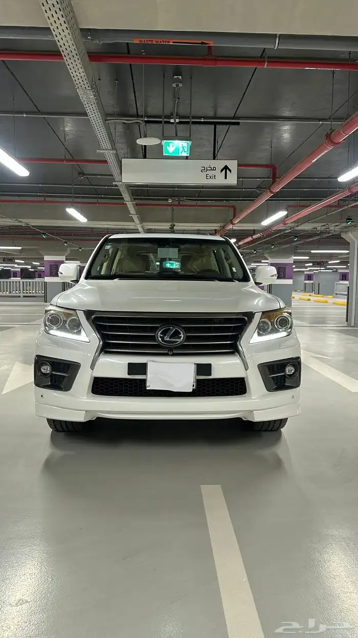 للبيع جيب لكزس فل كامل بريمي 2014 0