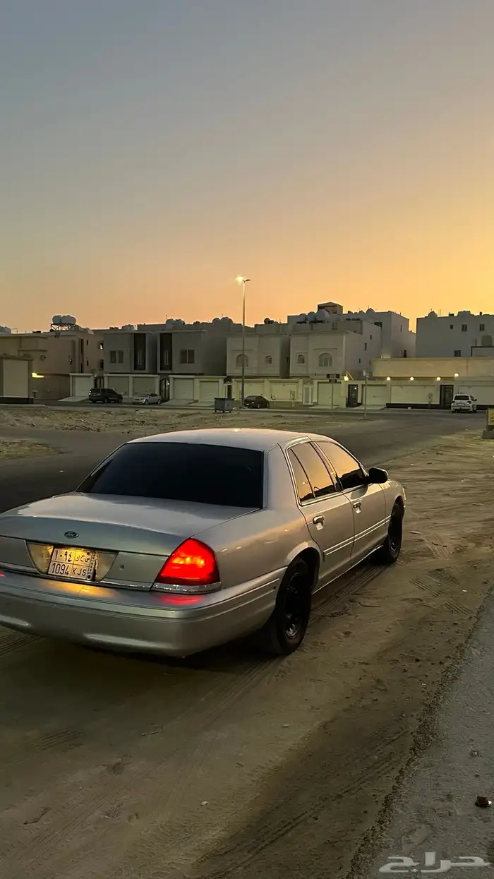 فورد كراون فكتوريا 2001 3