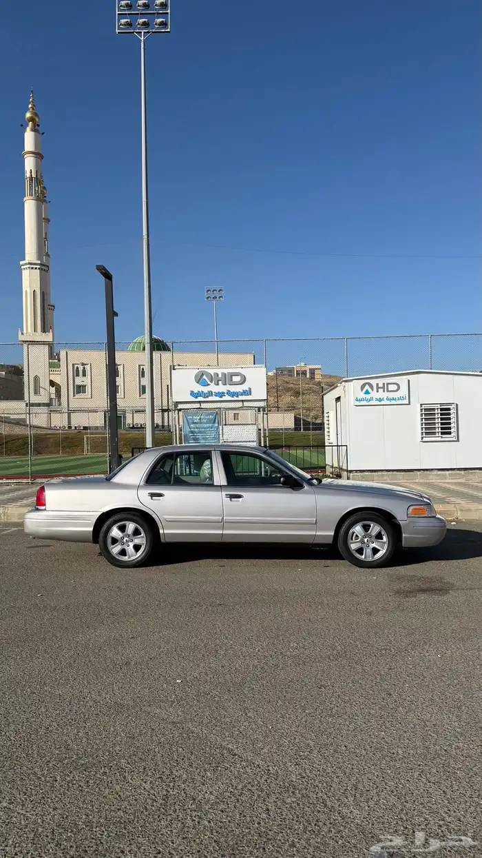 فورد فكتوريا 2011 2