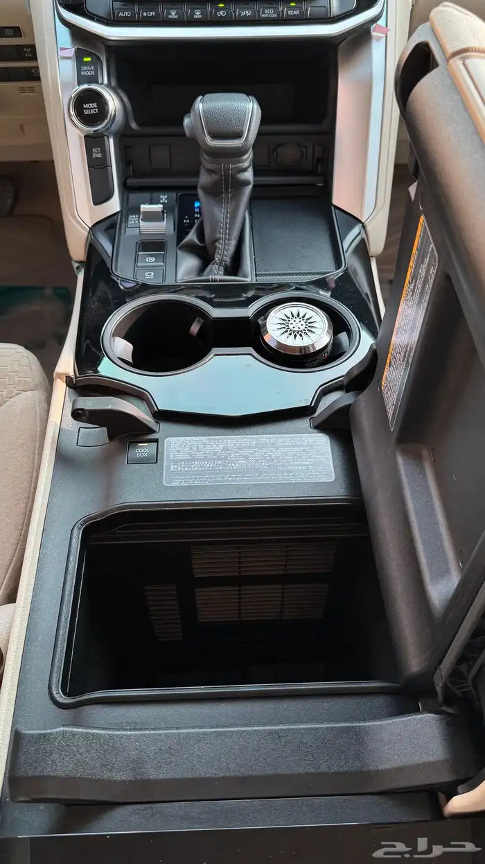 لاندكروزر 2022 نص فل 15