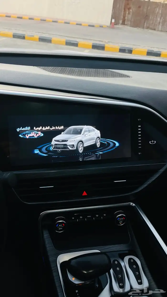 جيلي توجيلا 2022 فل كامل اعلى فئة دفع رباعي قيادة ذاتيه 22