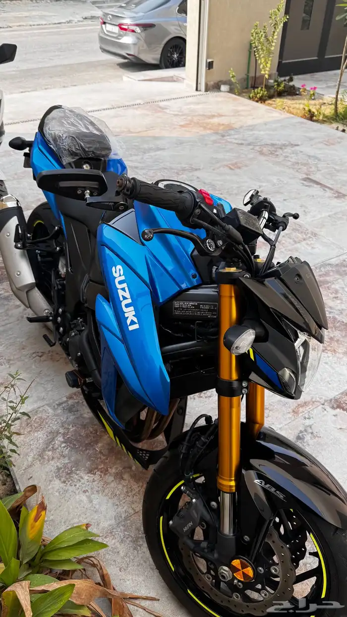 Suzuki GSXs 750cc 3