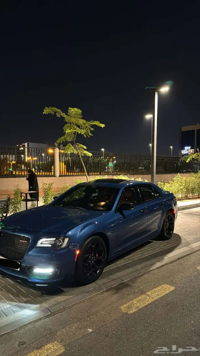 كرايزلر 2021 اكزيكتيف V8 6