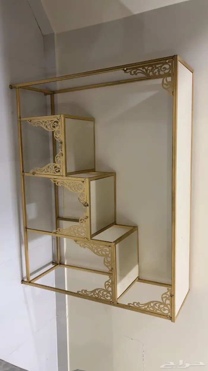 طاولات للبيع 0