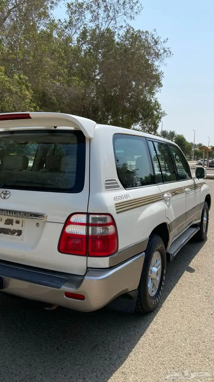 جيب لاندكروزر 23