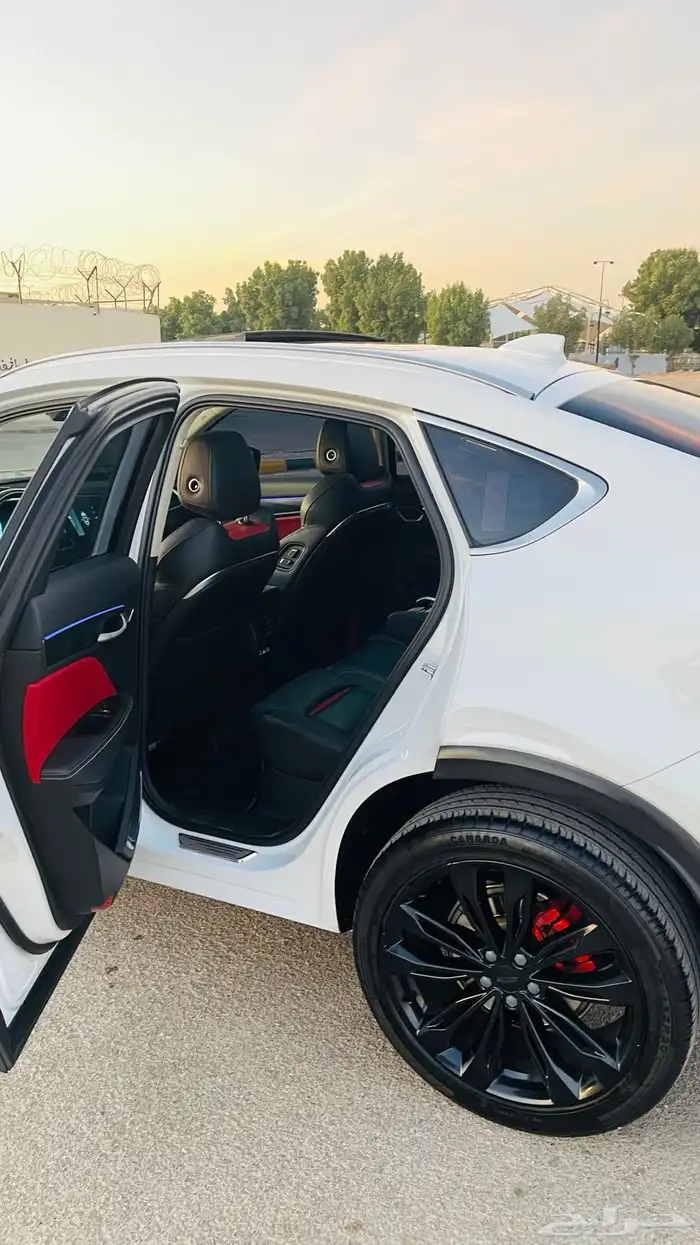 جيلي توجيلا 2022 فل كامل اعلى فئة دفع رباعي قيادة ذاتيه 12