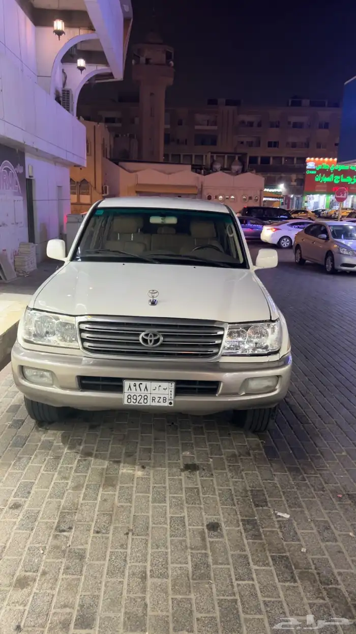 للبيع لاند كروزر موديل 2003 اوتماتيك 5