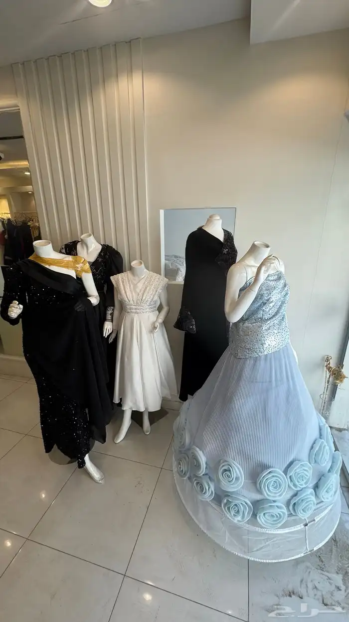 فساتين نسائية وعبايات للبيع تصفيه 5