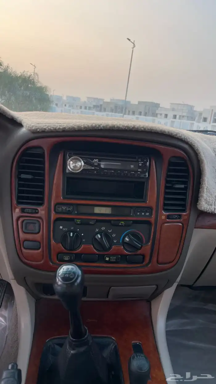 جيب لاندكروزر 12