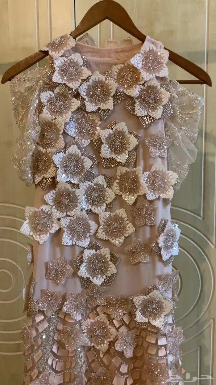 فستان من المصممه غدير العجلان للايجار 1