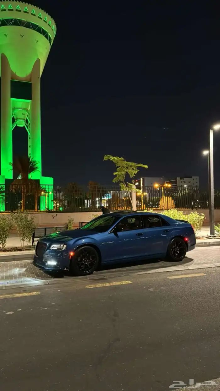 كرايزلر 2021 اكزيكتيف V8 5