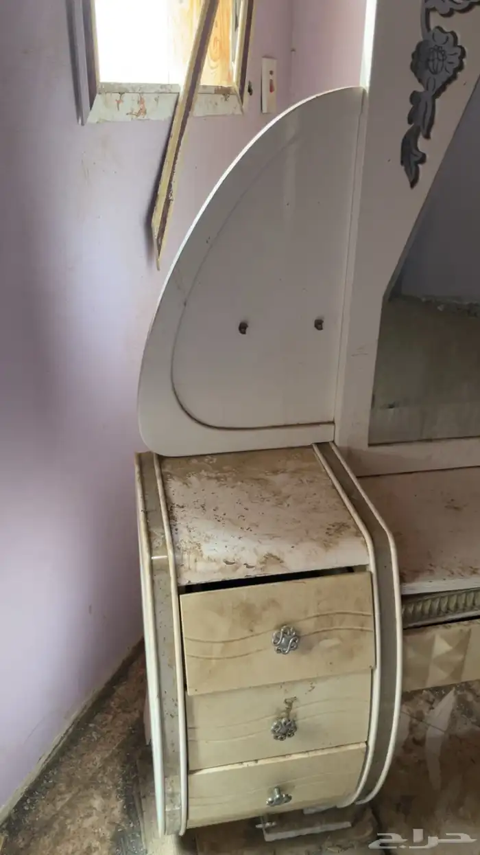 دولاب وتسريحه 0