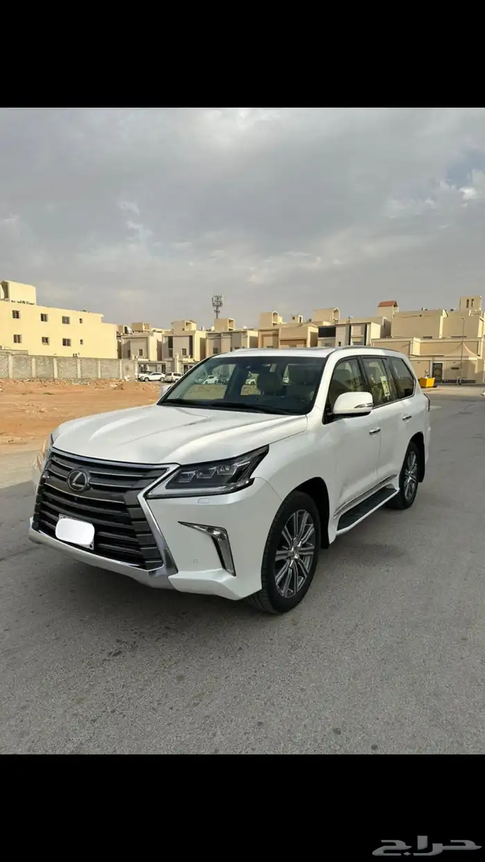 للبيع لكزس 2016 بريمي 23