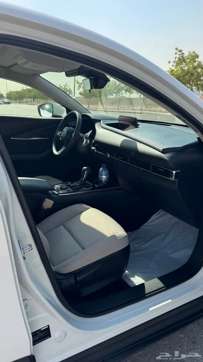 مازدا CX-30 نص فل موديل 2025 4