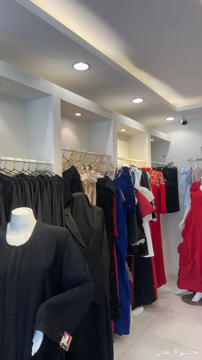 فساتين نسائية وعبايات للبيع تصفيه 2