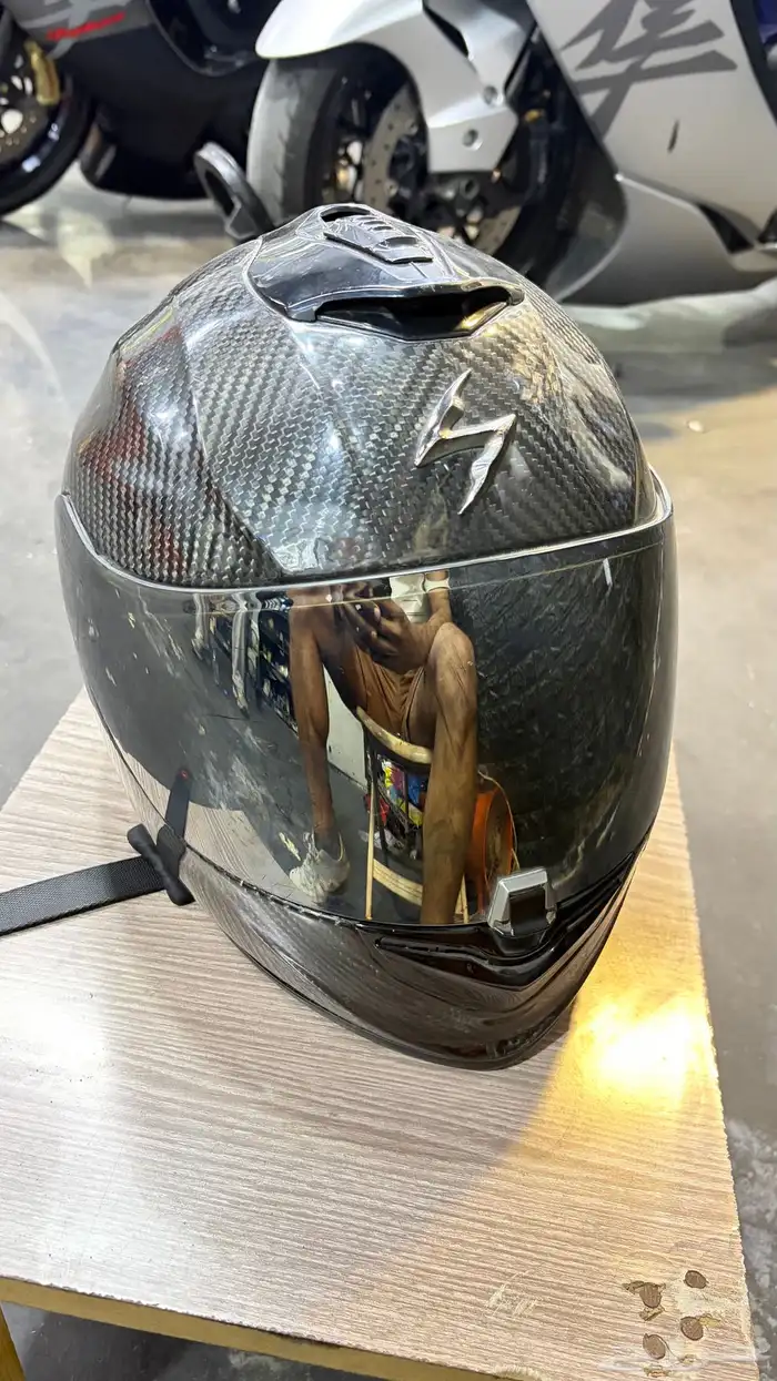 خوذة سكوربين كاربون فايبر 0