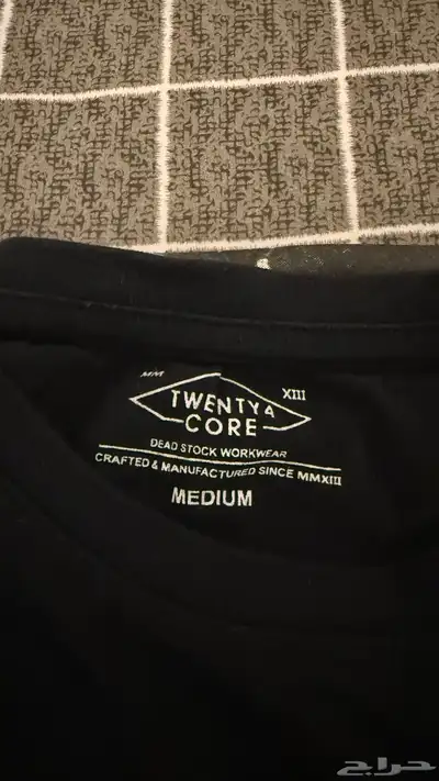 تيشيرت اسود مصور مستعمل مقاس M index