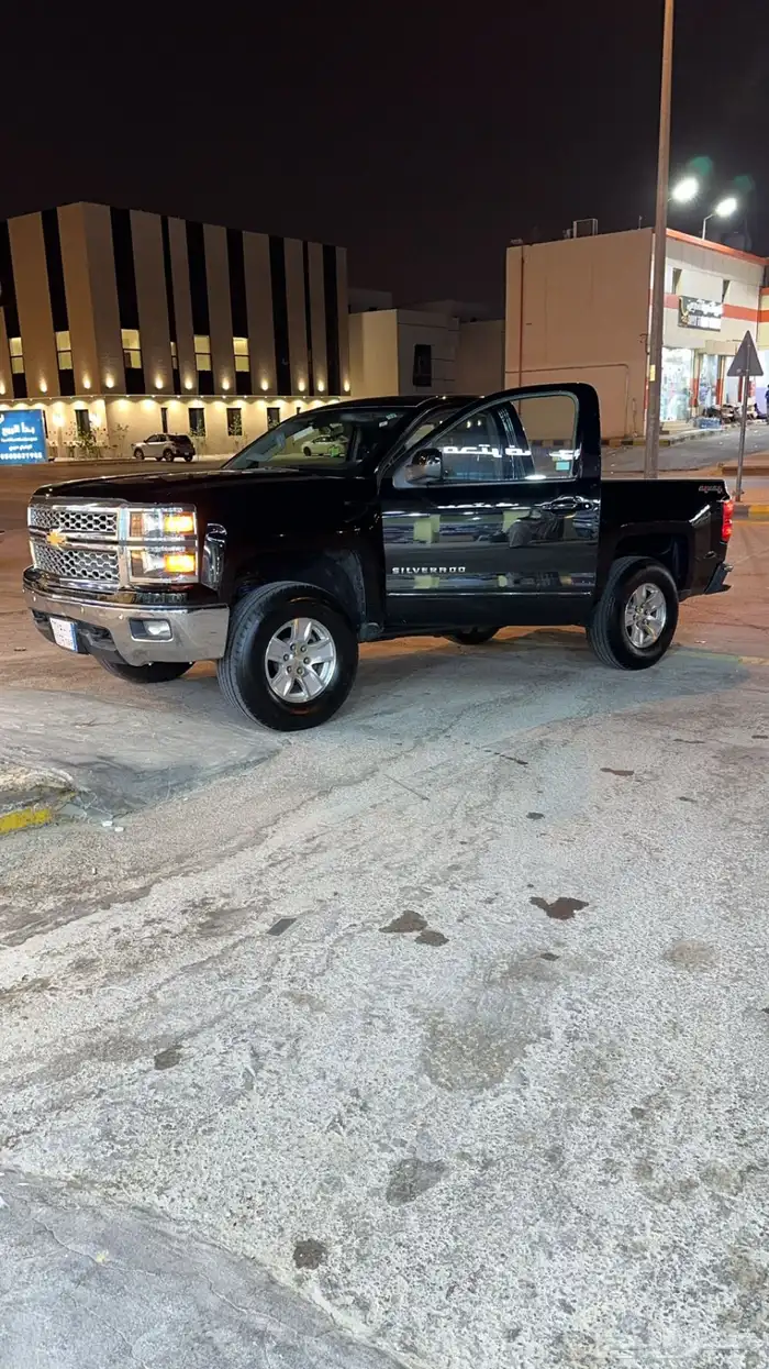 سلفرادو 2015 اسود 0