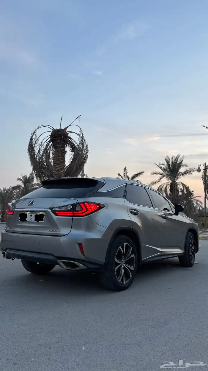 لكزس RX 2019 وارد عبداللطيف جميل بحالة الوكالة 1