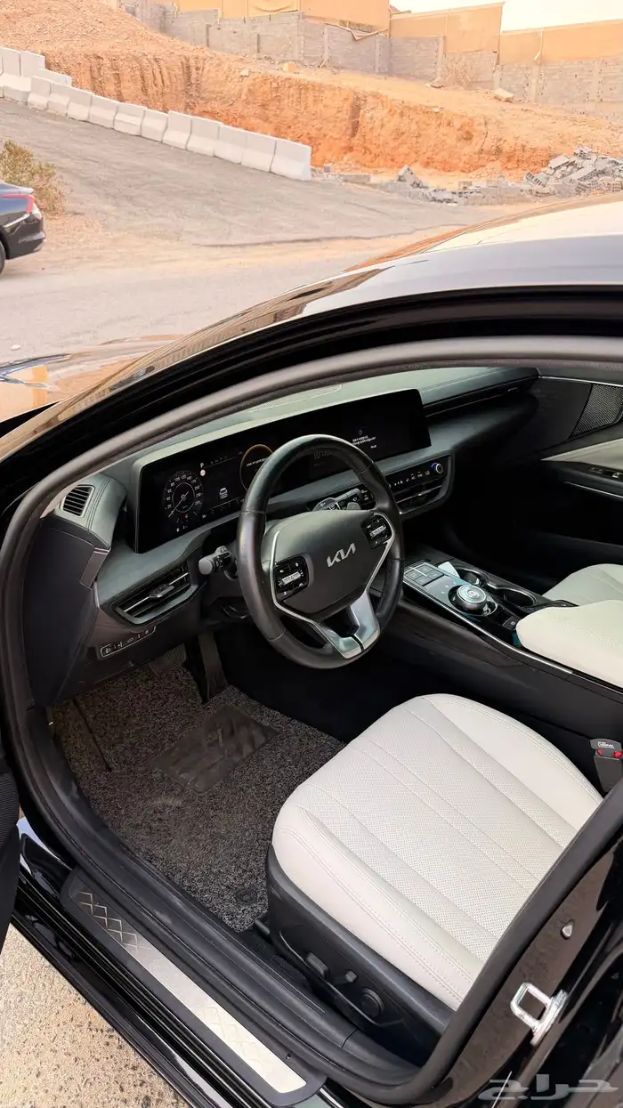 كيا K8 2022 ( بنزين ) فل كامل بنوراما بحالة الوكالة 9