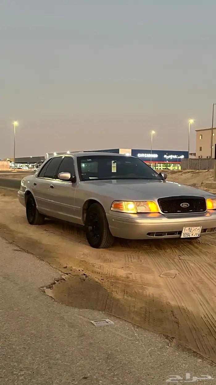 فورد كراون فكتوريا 2001 0