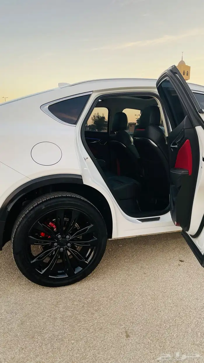 جيلي توجيلا 2022 فل كامل اعلى فئة دفع رباعي قيادة ذاتيه 9