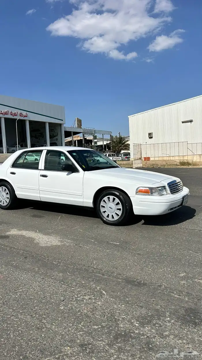 فورد كراون فكتوريا 2012 11